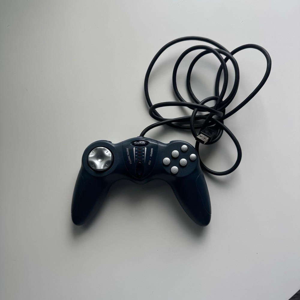 Saitek P220 Dual Analog Gamepad PC Game Controller Joystick USB